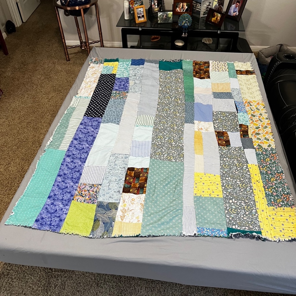 New Handmade Rag Quilt - Picture 4 of 6